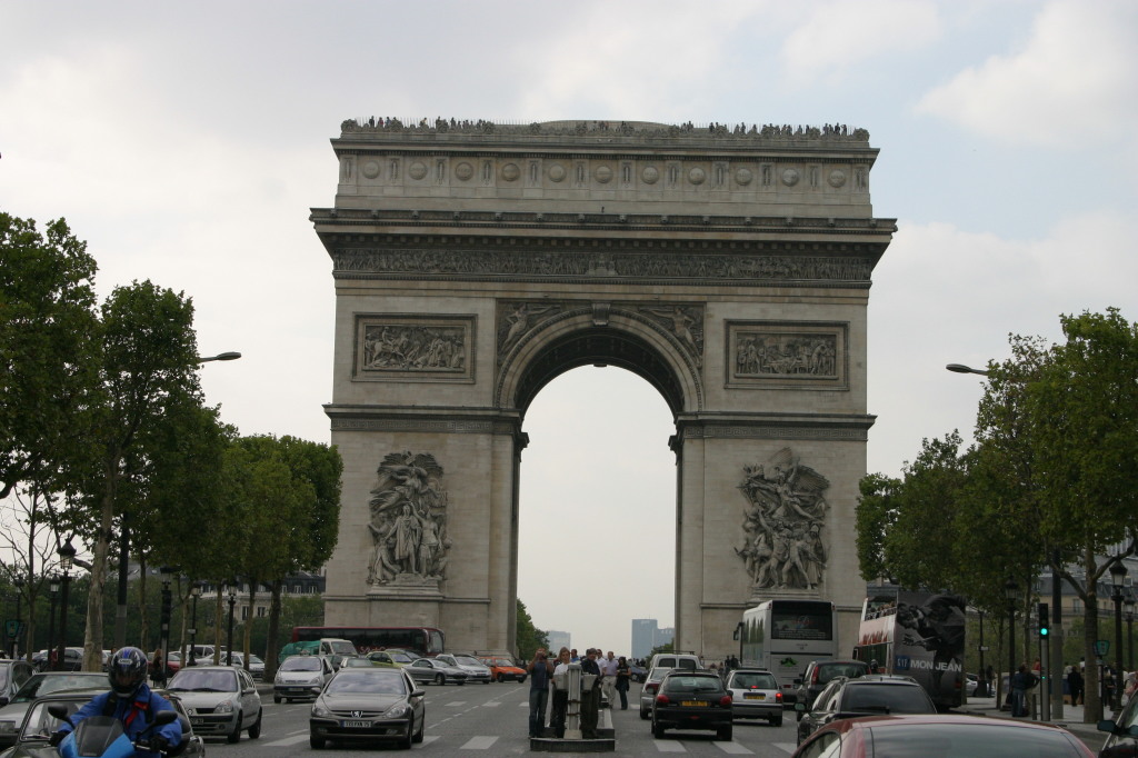 2005/09(September)/Paris/1024x768_2005-09-13-Paris-11-Arc-De-Triomphe .JPG